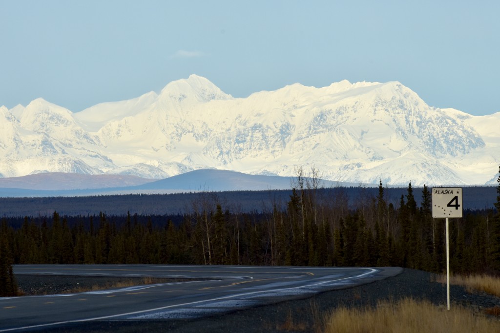 richardson-highway-in-alaska