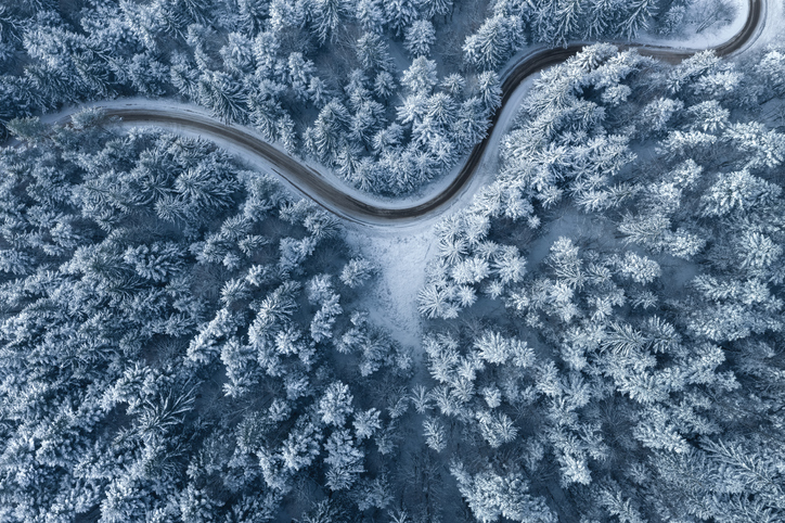 winter-road-in-alaska