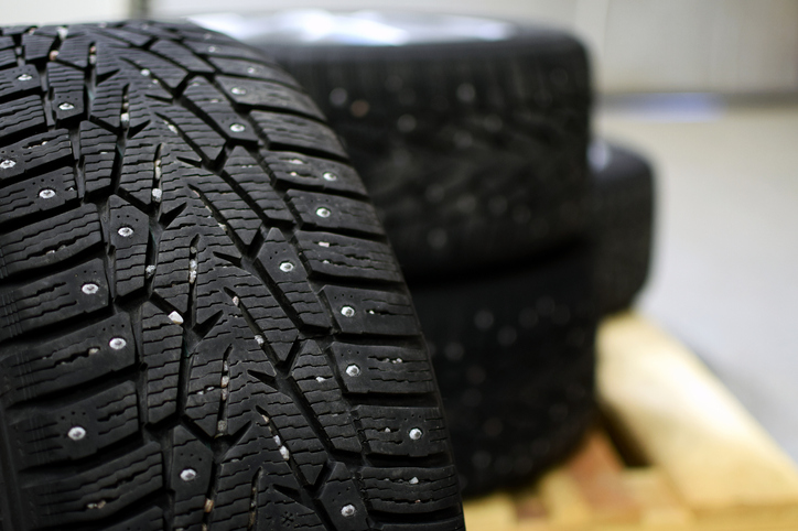 studded-snow-tires-in-alaska