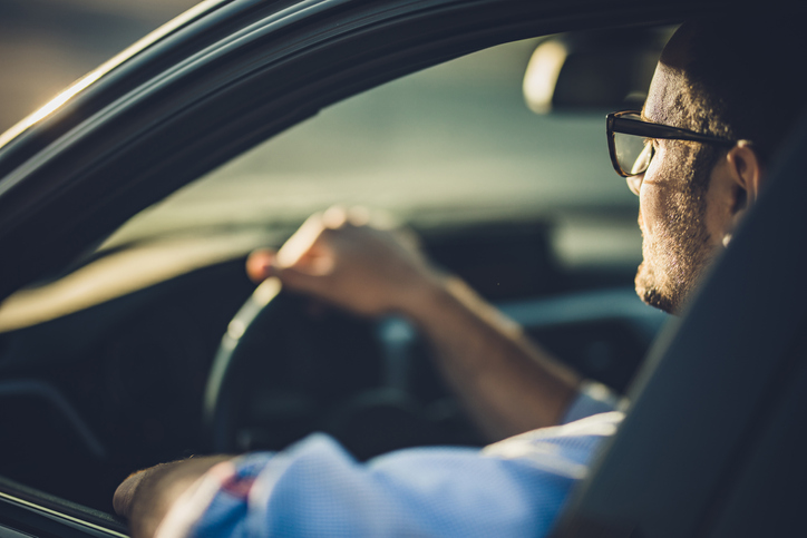 driving-with-glasses-in-alaska