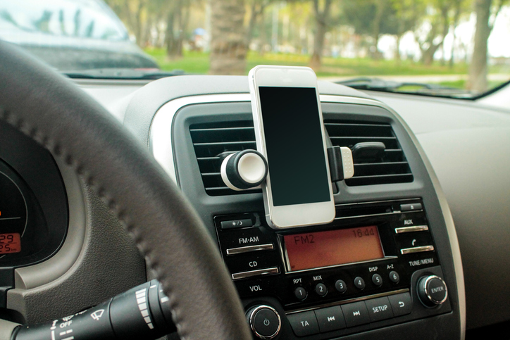hands-free-cell-phone-driving-alaska